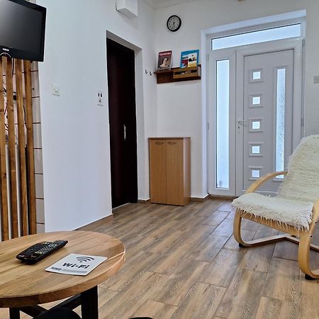 Apartamento Dora Sremski Karlovci Exterior foto